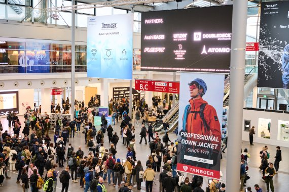 Besucher bei der ISPO 2024