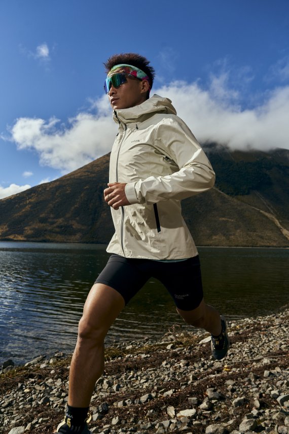ISPO Award Winner: Die Vita Shell Jacke von Outopia