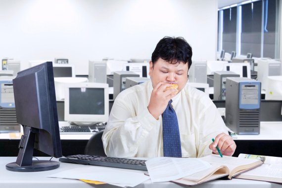 mb-151128-ThinkstockPhotos-467576892 Chinesischer Büroarbeiter