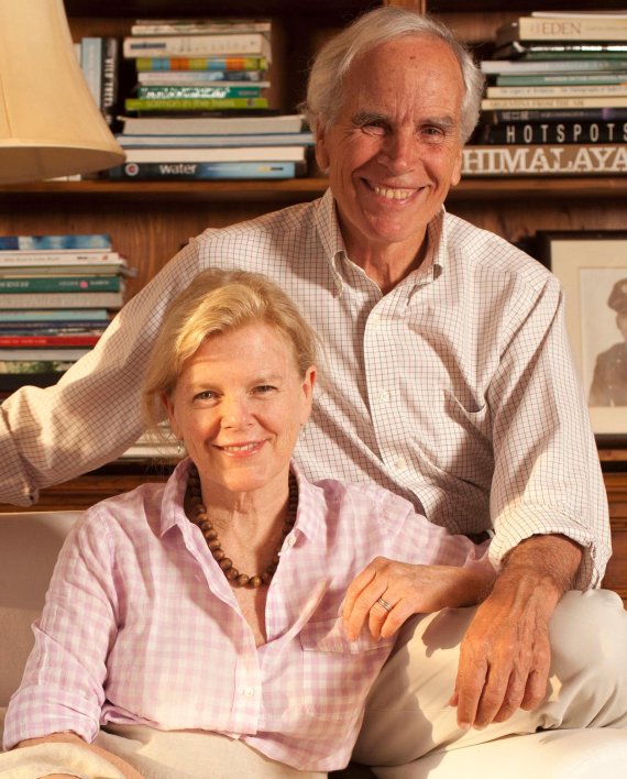 mb-Tompkins-Frau Douglas Tompkins mit seiner Frau Kristine