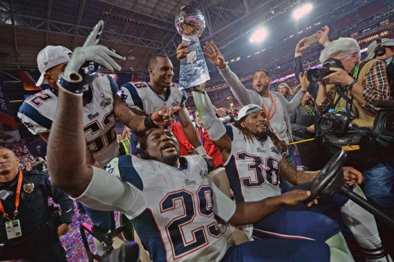 mb-Super_Bowl_2 Feiernde Patriots, die 2015 den Super Bowl gewannen