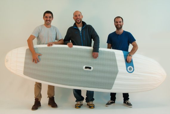 Die Macher des Tripstix-SUP-Boards: Andreas Trapp, Stefan Klare und Joaquin Parodi (v.l.)