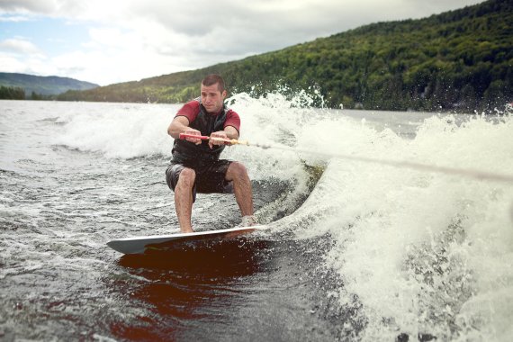 So bringt man mehr Leute dazu auf das Wakeboard zu steigen: Mit Leasing und Leihe der Produkte und der Erfüllung von weiteren Kundenwünschen.