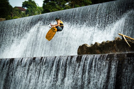 mb-Daniel-Grant-Contest-Wakeboard Traumhafte Kulissen in der Wahlheimat des gebürtigen Britens: Daniel Grant lebt mittlerweile in Thailand.