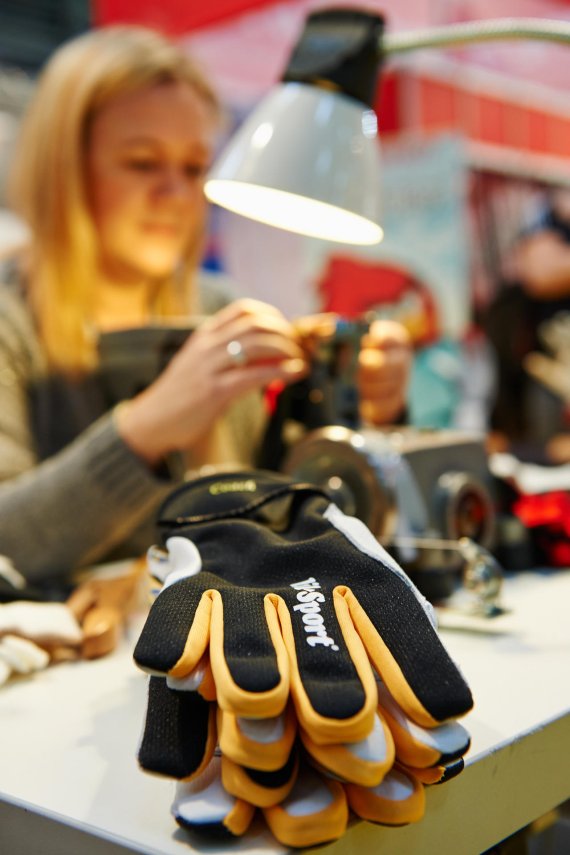mb-160714-lillsport Marvel at the gloves from Lillsport at ISPO MUNICH.