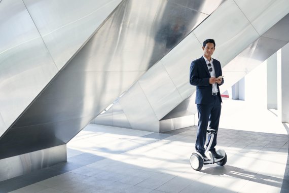 mb-160803-ThinkstockPhotos-542213258 Mobilität der neuen Form –mit dem Hoverboard von A nach B