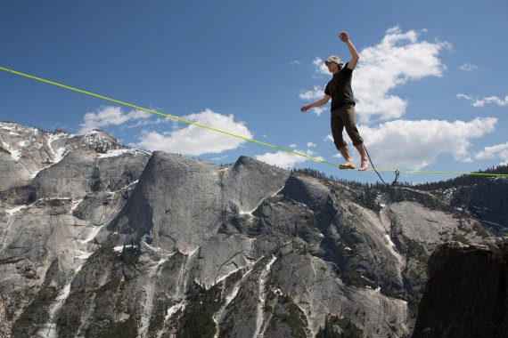 Wer die richtige Slackline kauft, kann früher oder später richtig gut in der Sportart werden!