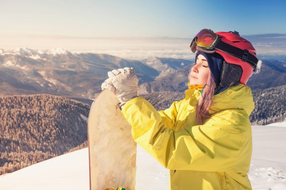 Purer Genuss: Viel Sonne und Schnee auf den Gipfeln der Schweizer Alpen