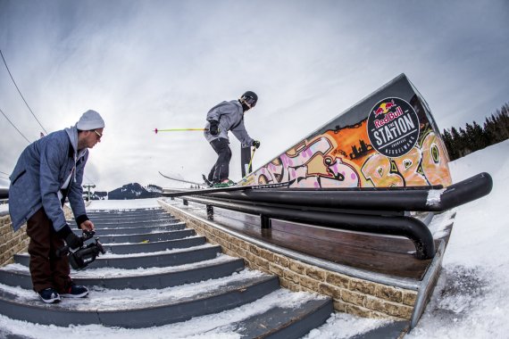 mb-161130-nina-schlickenrieder-nesselwang For Nina Schlickenrieder, social media is a natural part of the freeski business.