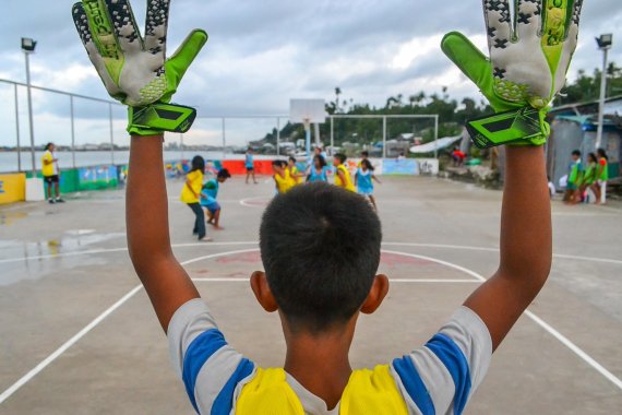 The F4L Academy in the Philippines is meant to give children a perspective: its patron, among others, is UNICEF.