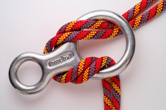 mb-161214-ThinkstockPhotos-140454842 Abseilachter haben sich auch zur Sicherung beim Klettern bewährt.