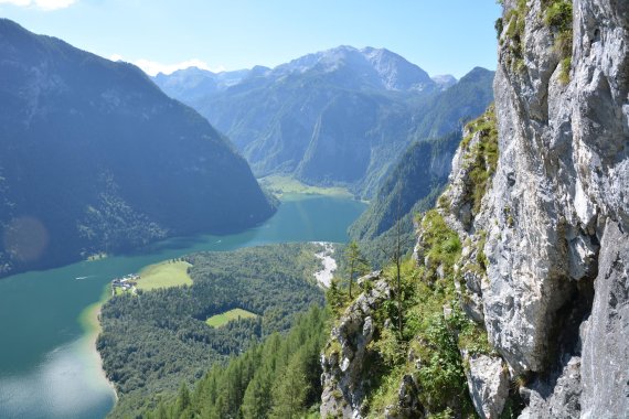 mb-161219-ThinkstockPhotos-619749792 Klettersteige am Watzmann: Blick über den Königssee