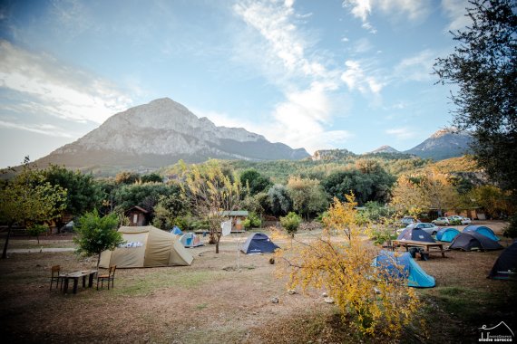 mb-Geyikbayiri_Camp Das Josito-Camp ist eine beliebte Anlaufstelle für Kletterer in Geyikbayiri.