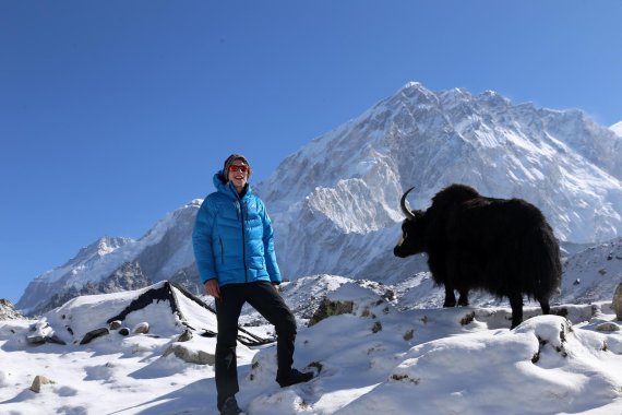 Jost Kobusch hält mit seiner Free-Solo-Besteigung an der Ama Dablam (6812m) in Nepal einen Weltrekord.