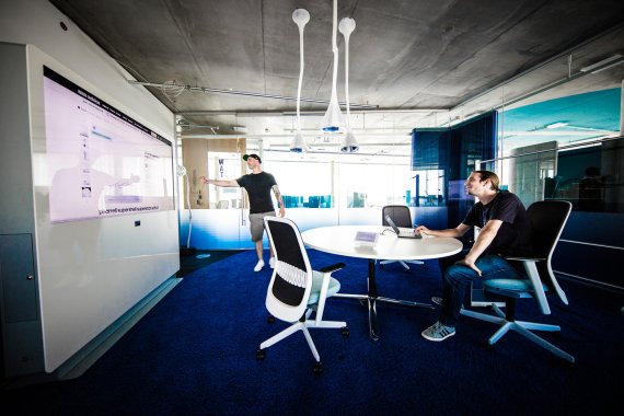 mb-en-adidas-worker Adidas is looking for creative young professionals.