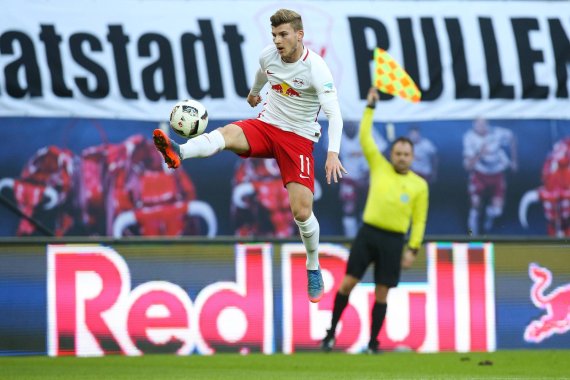 mb-170317-werner_schuh-1 Neu-Nationalspieler Timo Werner ist einer der wenigen jungen Adidas-Spieler. Er läuft in den „Messi 16+ Pureagility“ auf.