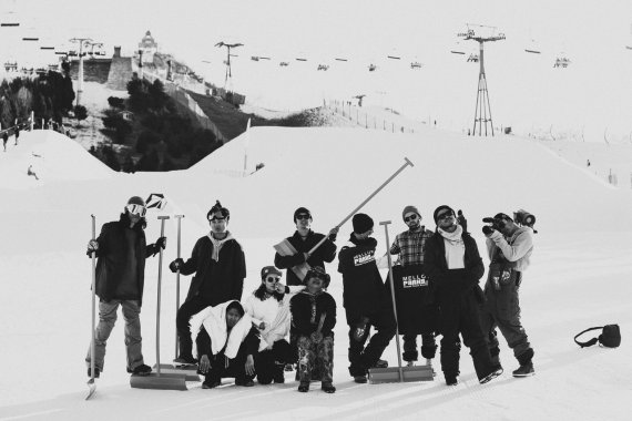 mb-170329-f6a6966 The Mellow Parks crew with Steve Zdarsky (third from the right).