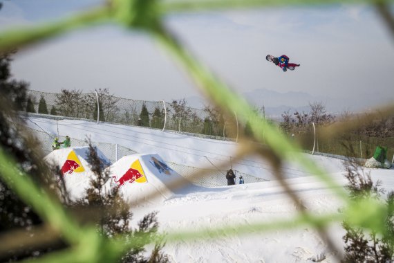 mb-170329-14rbo-pic-by-fischi The RedBull Nanshan Open World Snowboard Tour has become a fixed event in the Chinese snowboarding community.