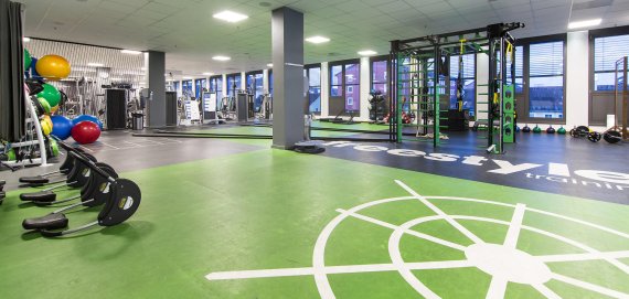 mb-170508-FitnessFirst_freestyle2 Viel Platz für Functional Training: Fitness First bietet seinen Mitgliedern Platz.