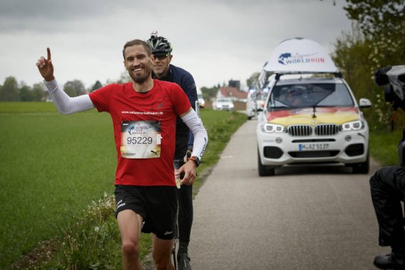 Die letzten Meter beim Wings for Life World Run in München