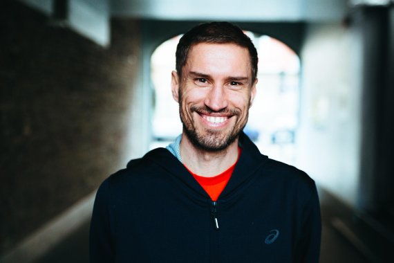 mb-170508-asics-fuzex-urbanpack-weekend-0405-1- Sebastian Hallmann is a running expert and coach