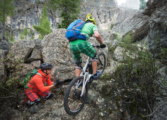 mb-170515-1-eb-21361-2 The e-MTB offers entirely new challenges for the e-bike when going uphill