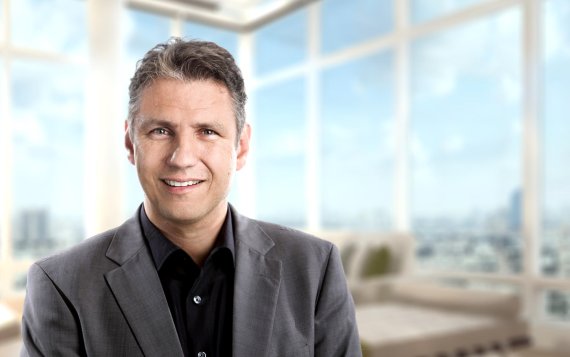 mb-en-meyer-mit-bg-wide Dr. Jens-Uwe Meyer is a management consultant of an international corporation and a keynote speaker.