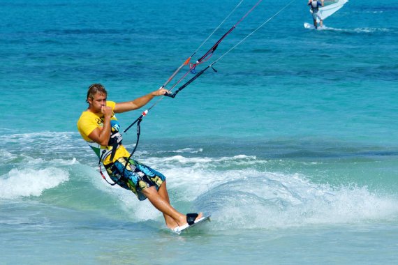 mb-170613-Kite surfing is on the increase Photo credit Shutterstock Kite surfing is on the increase