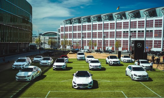 mb-170706-mercedes-benz-dfb Mercedes-Benz und DFB arbeiten seit 1972 zusammen, seit 1990 ist der Automobil-Konzern aus Stuttgart sogar Generalsponsor.