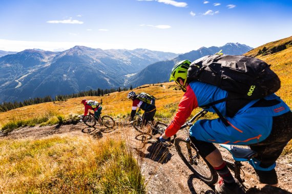 Auf actionreichen Trails kommen Mountainbiker ihren Adrenalin-Schub