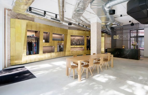 mb-170825-becycle_Foto_Waldemar_Salesski12233 Ein Frauentraum: Das BeCycle setzt die aktuellen Interior Trends konsequent im Studio um. Gold und Marmor sind hier kein Tabu.