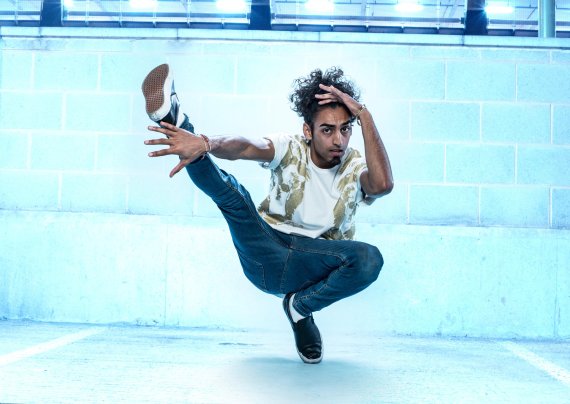 mb-170907-performance-denim-is-on-the-increase-through-authentic-looks-with-built-in-function-photo-credit-123rf Performance Denim Stoff ist dank authentischer Looks mit eingebauter Funktion auf dem Vormarsch.