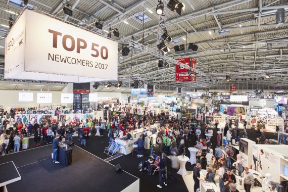 Eine Menschenmenge vor dem ISPO Brandnew Stand Eine Menschenmenge vor dem ISPO Brandnew Stand