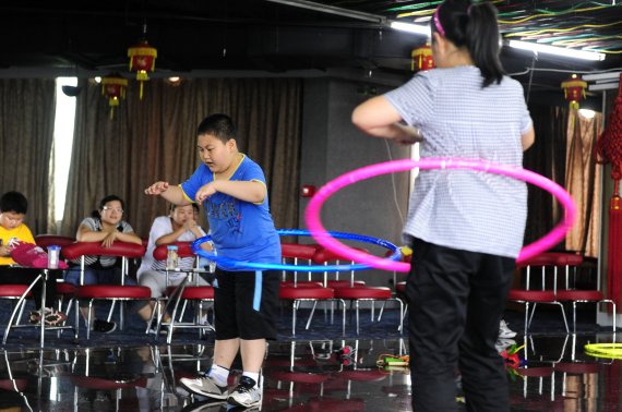 More and more children in China are in danger of obesity.