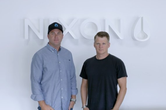 Chad DiNenna und Andy Laats - zwei typische kalifornische Surfer-Boys, die im Winter auf Snowboards umsteigen. Chad DiNenna und Andy Laats zwei typische kalifornische Surfer-Boys, die im Winter auf Snowboards umsteigen.