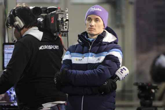 Für Eurosport bei der Vierschanzentournee und auch Olympia im Einsatz: Martin Schmitt ist auch nach der aktiven Karriere dem Skispringen treu geblieben. Für Eurosport bei der Vierschanzentournee und auch Olympia im Einsatz: Martin Schmitt ist auch nach der aktiven Karriere dem Skispringen treu geblieben.