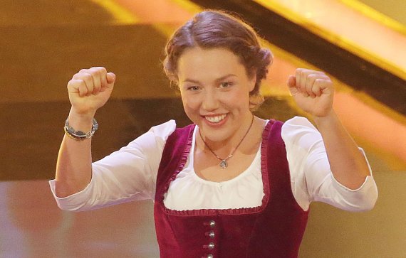 Quelle: Imago Laura Dahlmeier freut sich über den Titel Sportlerin des Jahres 2017