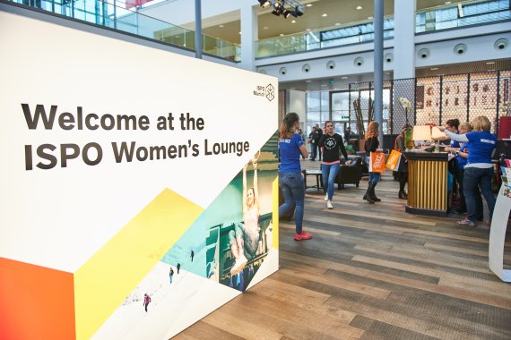  In der ISPO Munich Women's Lounge finden spannende Diskussionsrunden speziell für die Zielgruppe Frau statt. 