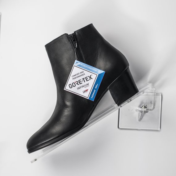 GORE-TEX INFINIUM soll ähnlich erfolgreich werden wie die Marke GORE-TEX. GORE-TEX INFINIUM soll ähnlich erfolgreich werden wie die Marke GORE-TEX.