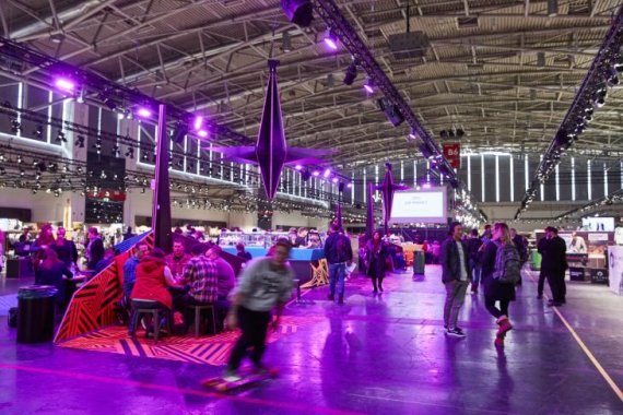 In the future, outdoor needs exhibition stands that open up to the retail trade visitors in an innovative and dialogical way. In the future, outdoor needs exhibition stands that open up to the retail trade visitors in an innovative and dialogical way.