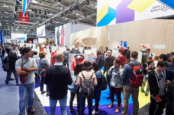 Die Gewinner des ISPO Awards präsentieren ihre Produkte auf der ISPO Munich 2018. Die Gewinner des ISPO Awards präsentieren ihre Produkte auf der ISPO Munich 2018.