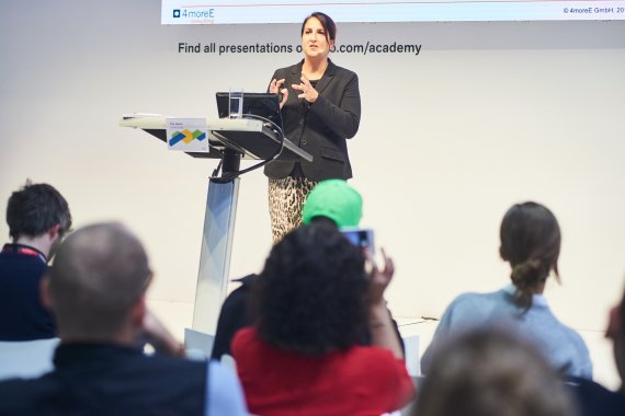 Eva Janich vom Schweizer Beratungsunternehmen 4morE auf der ISPO Munich 2018.