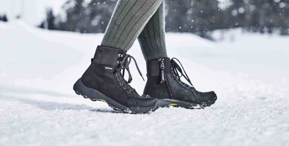 This boot is made for walking: Der Leisten und die Sohle des Modells „Solus“ sind für lange Spaziergänge im Schnee geformt. Der Stiefel liefert alles, was ein Winterschuh braucht: wasserabweisende Eigenschaften, Fleece Futter und mit der MICHELIN Winter Compound eine Sohle, die sowohl im leichten Wintereinsatz als auch im Herbst eine gute Figur macht. 