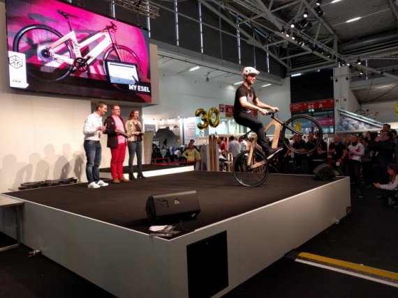 At ISPO Brandnew 2018, the start-up My Esel was awarded the "Overall Winner" prize for customized, sustainably produced bicycles. At ISPO Brandnew 2018, the start-up My Esel was awarded the "Overall Winner" prize for customized, sustainably produced bicycles.