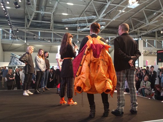 Die Rucksackjacke Die Rucksackjacke