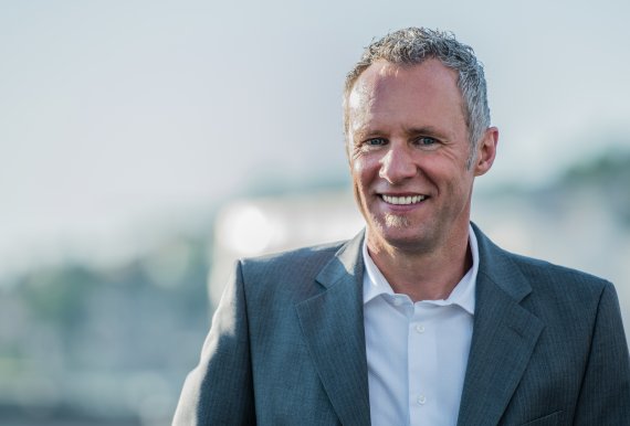 Quelle: Oberalp Gruppe Axel Brosch hat 34 Jahre Erfahrung in der Sportartikelbranche gesammelt und ist jetzt Geschäftsführer Central Europe der Oberalp Gruppe