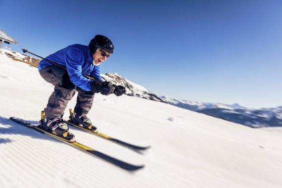 Wintersport ist laut der Studie 65Plus bis ins hohe Alter beliebt.
