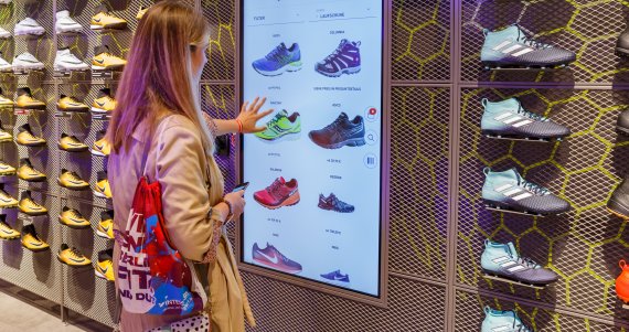 Intersport customers can get digital advice at Alexa in Berlin.