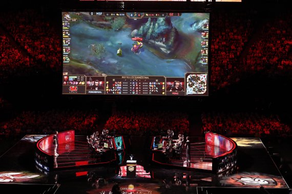 Fun and packed venues: Esports is developing into a market worth billions.