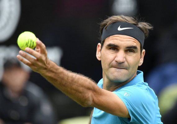 Credit: Imago Roger Federer läuft derzeit trotz des ausgelaufenen Ausrüstervertrags noch in Nike-Equipment auf.